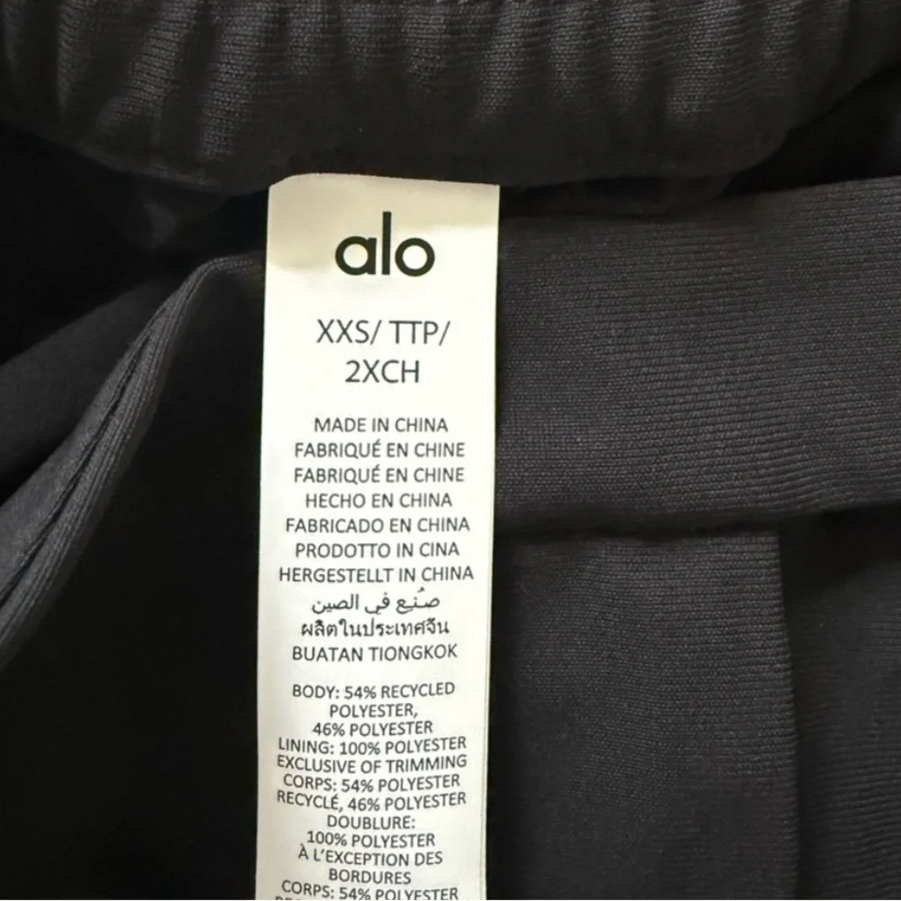 ALO Yoga chic charcoal