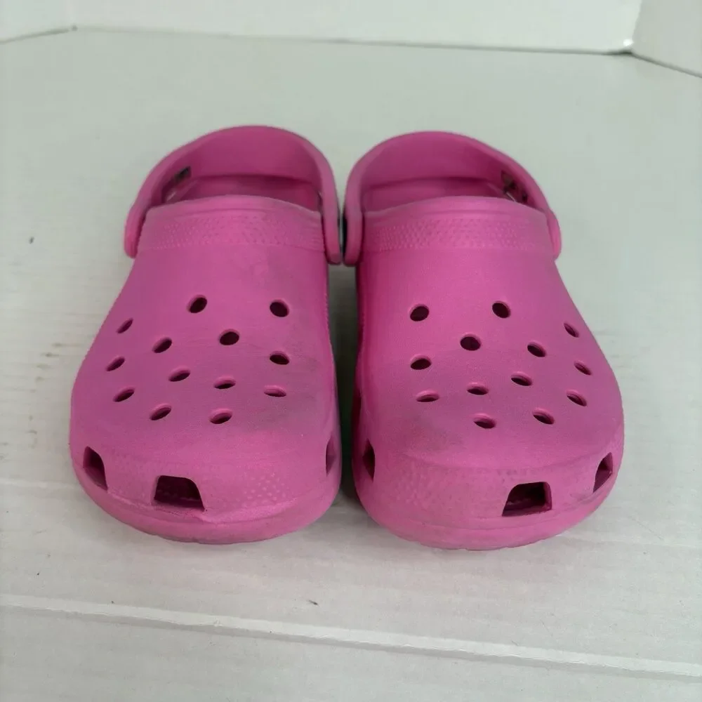 Crocs Girls Youth Size J5 Classic Clog Slip On Ultra Light Sandals Pink