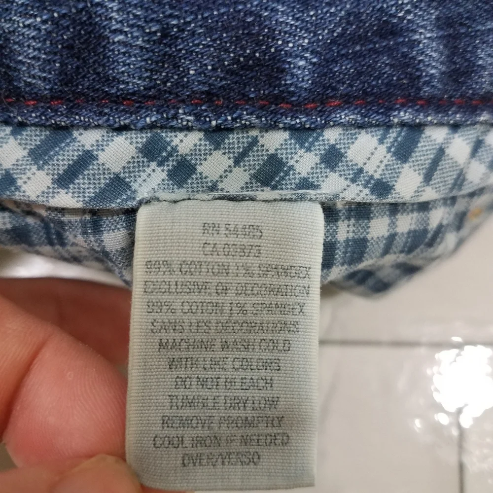 American Eagle Outfitters scuff button