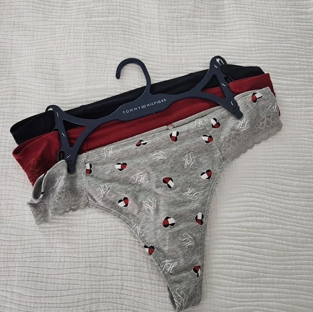 Tommy Hilfiger size large thongs NEW