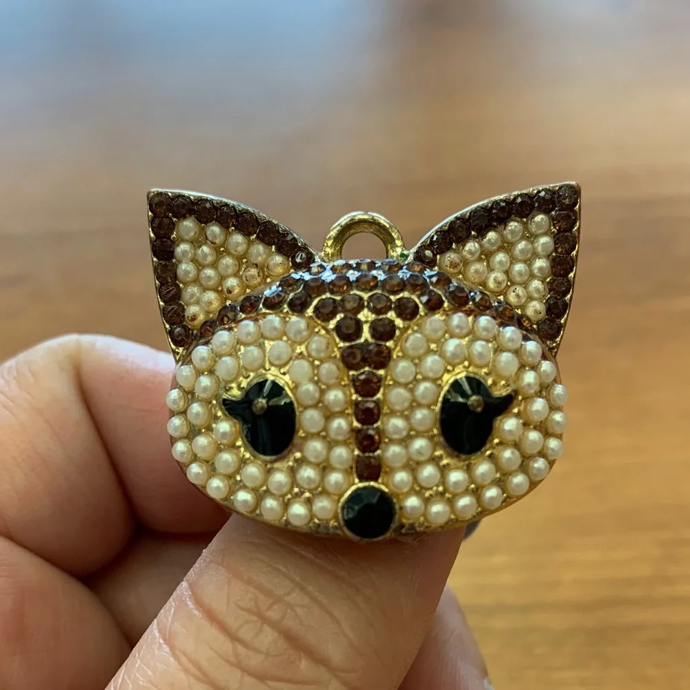 Elegant Cat Pendant with Pearl and Brown Rhinestone Accents