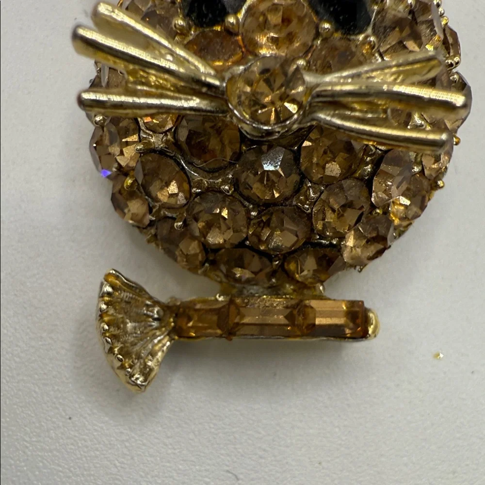 unknown elegant gold