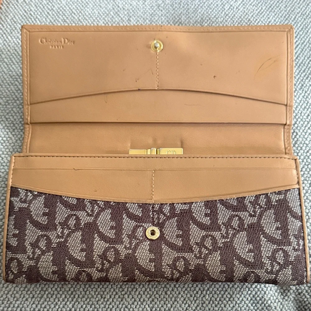 Dior elegant wallet