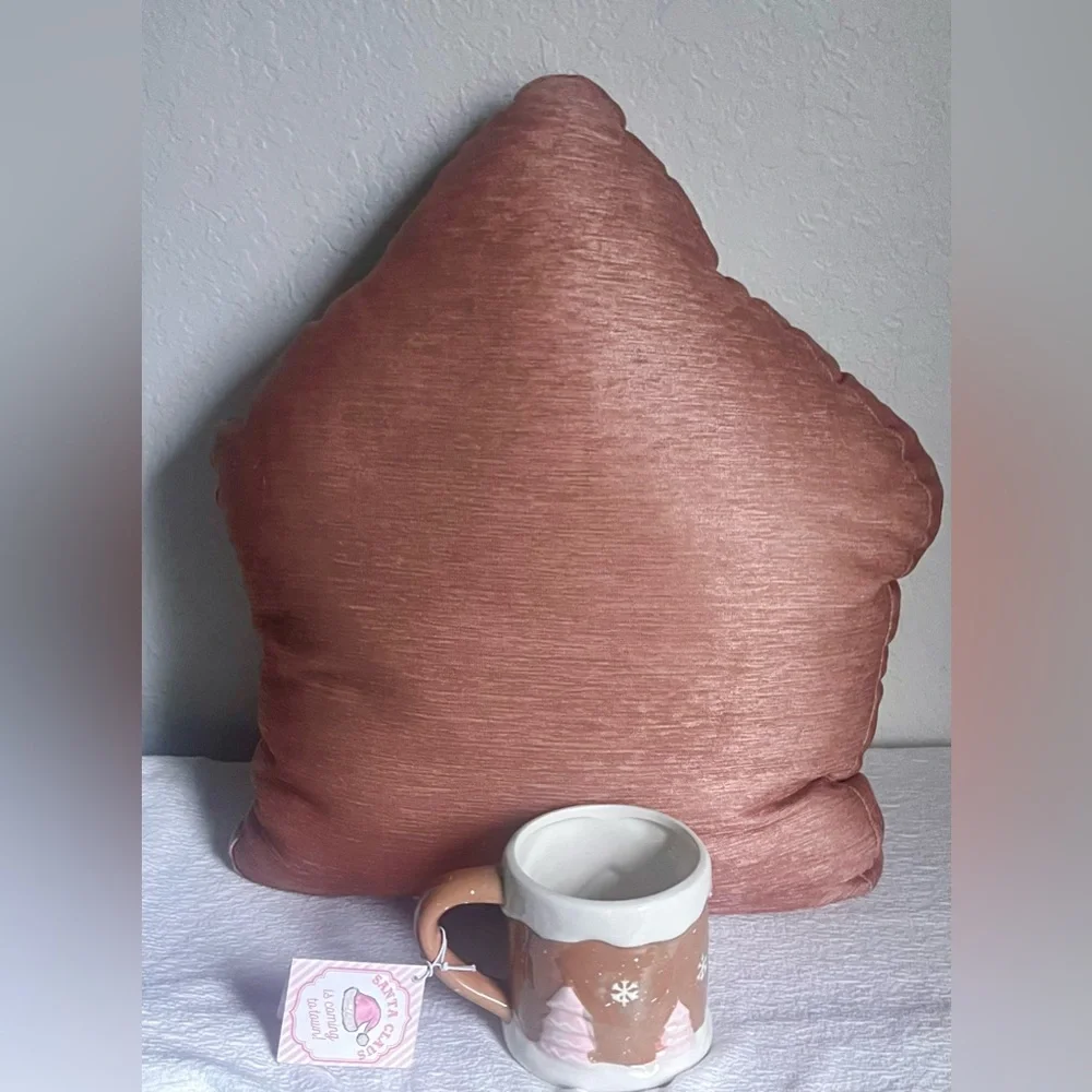 cupcakes & cashmere cozy up