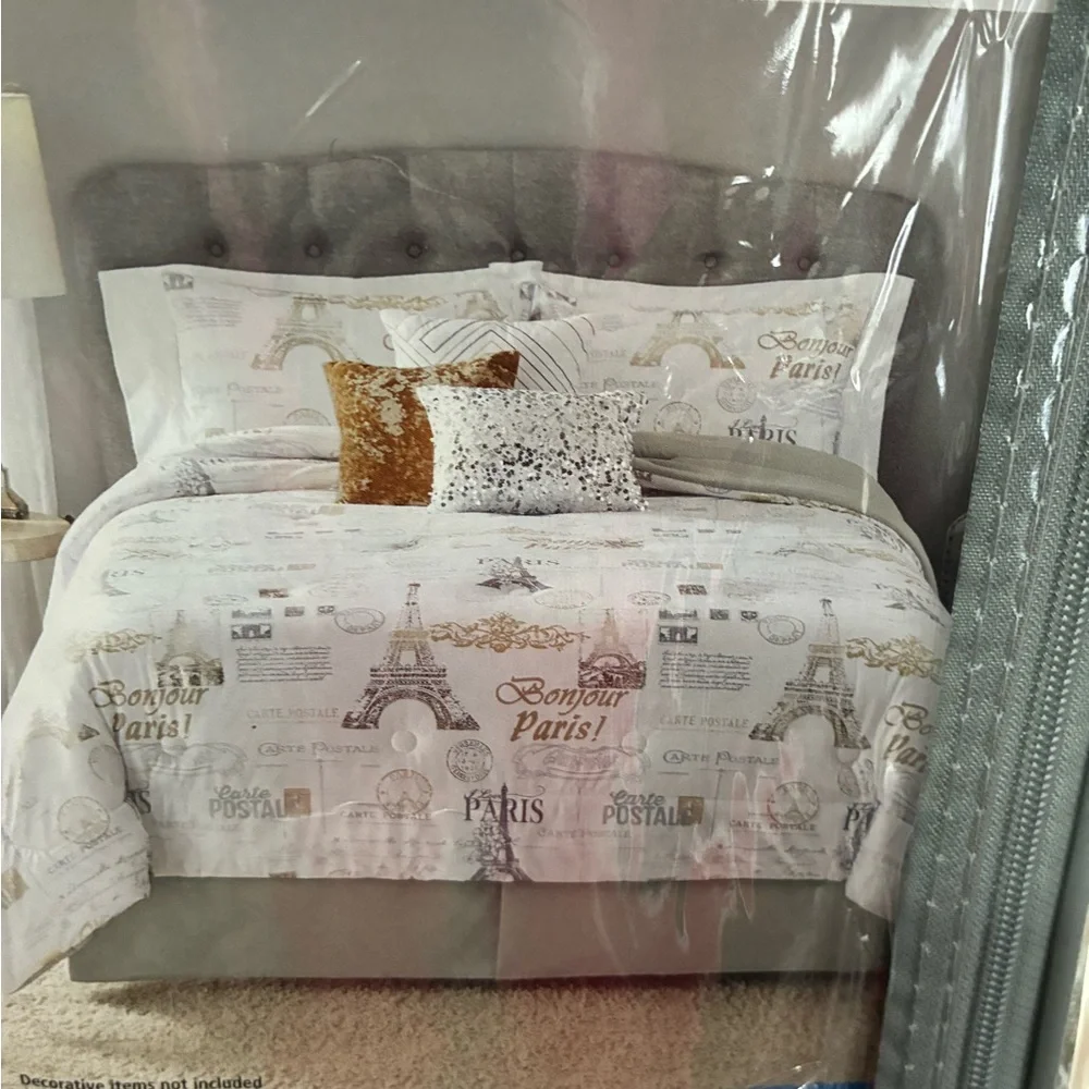 N/A paris comforter