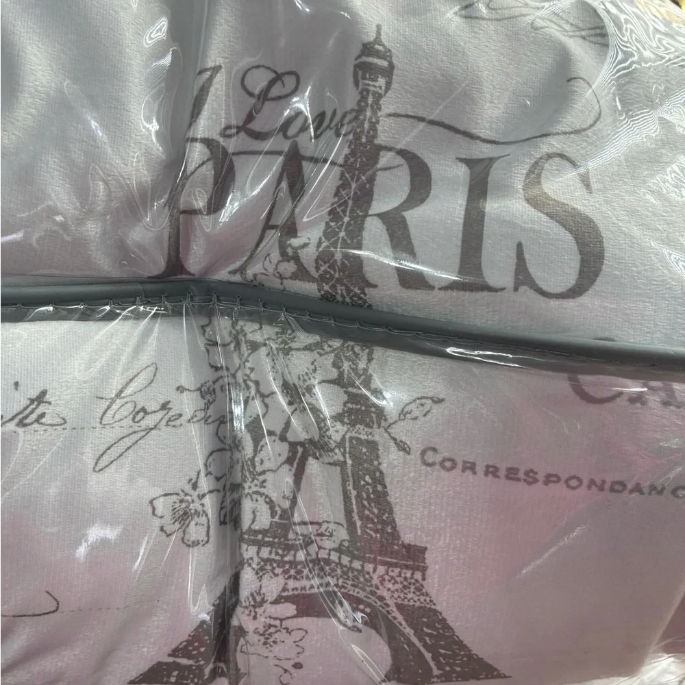 N/A paris comforter