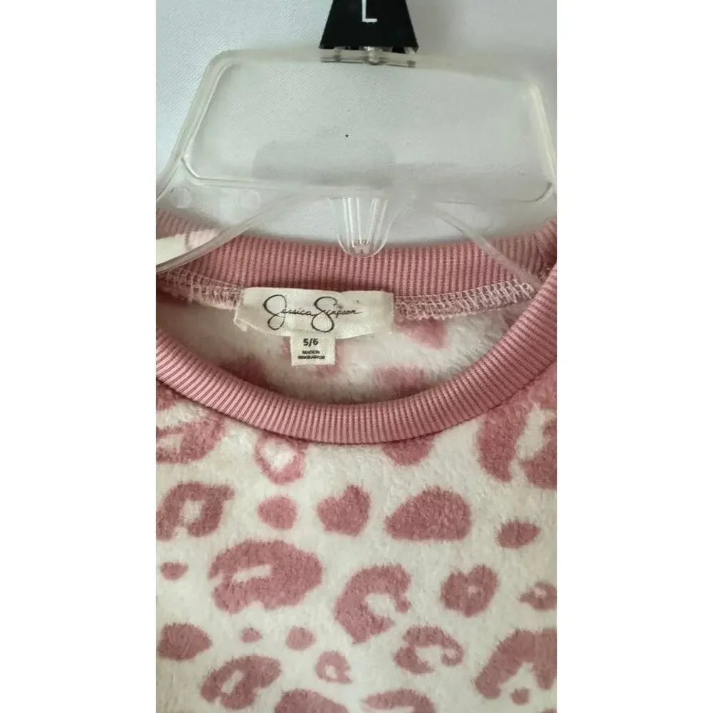 Jessica Simpson cozy stylish