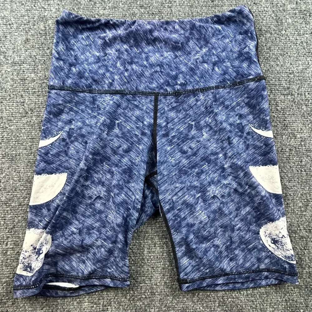 Yoga Democracy Women’s Shorts Size Small