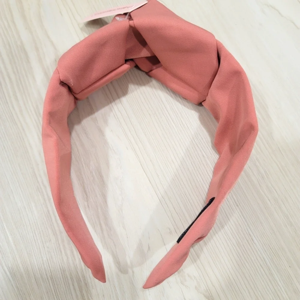 The Beachwaver Co. size standard