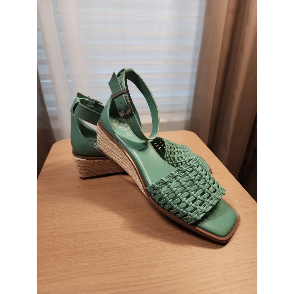 Vince Camuto vince camuto