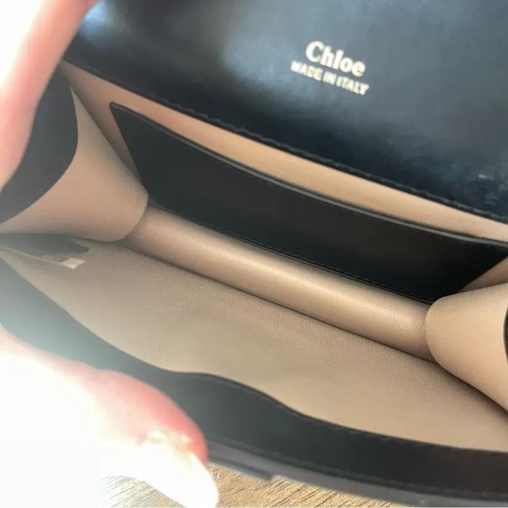Chloe aby shoulder