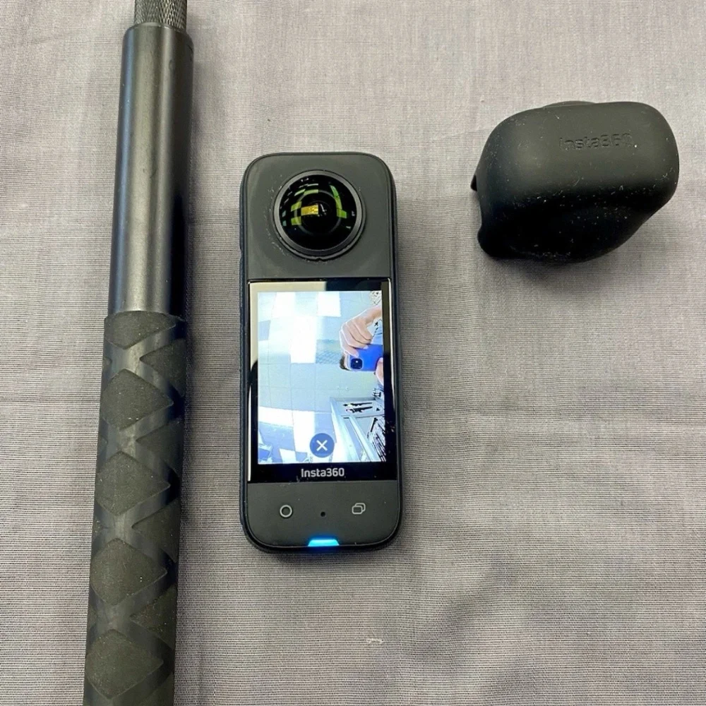Insta360 this listing