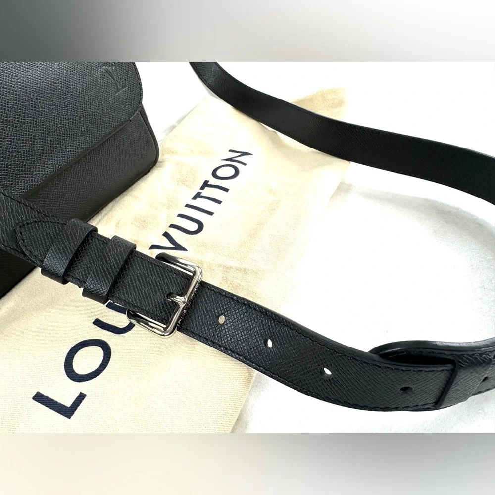 Louis Vuitton District PM Black Taiga Messenger Crossbody Shoulder Bag Dust Bag