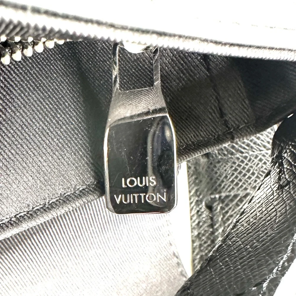 Louis Vuitton District PM Black Taiga Messenger Crossbody Shoulder Bag Dust Bag