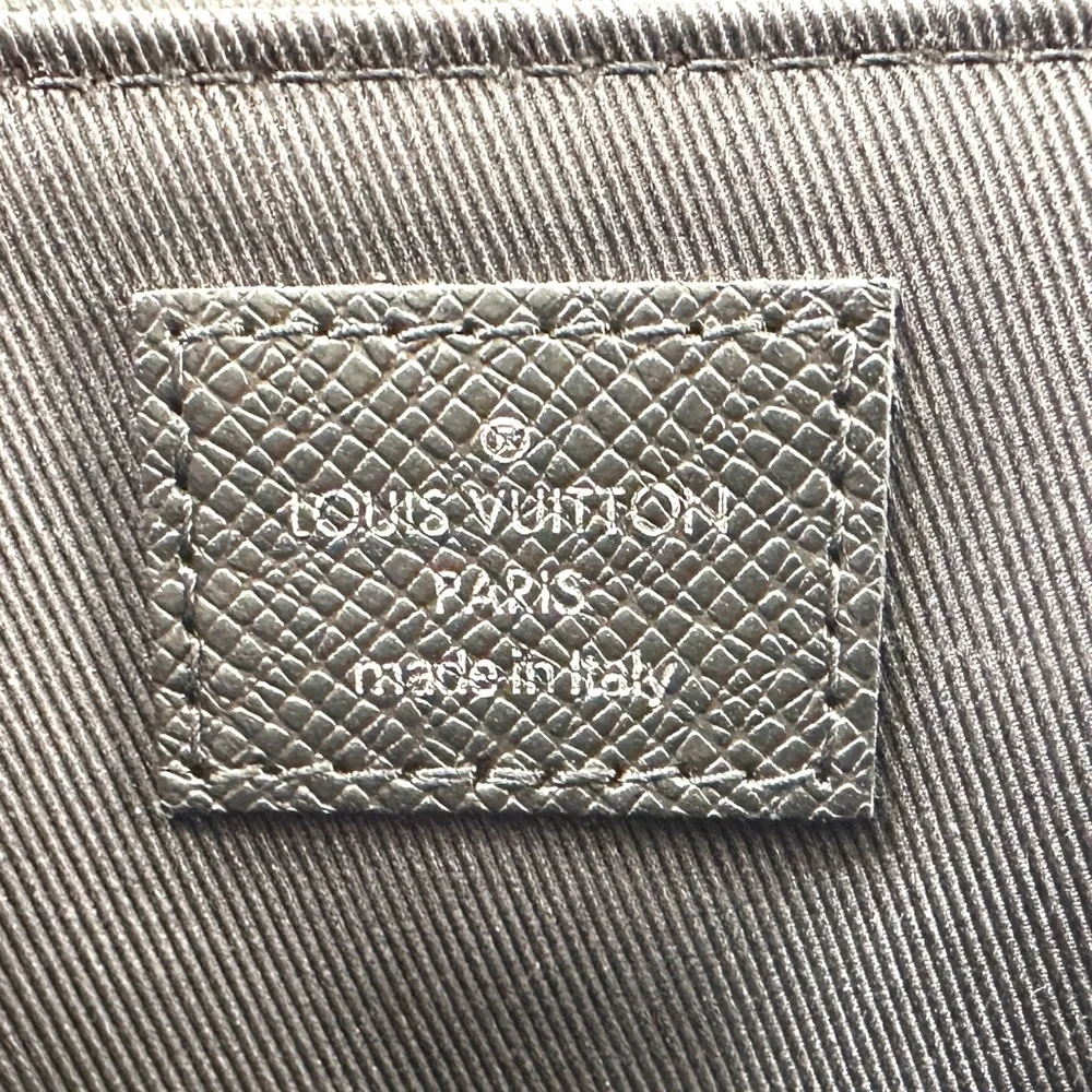 Louis Vuitton District PM Black Taiga Messenger Crossbody Shoulder Bag Dust Bag