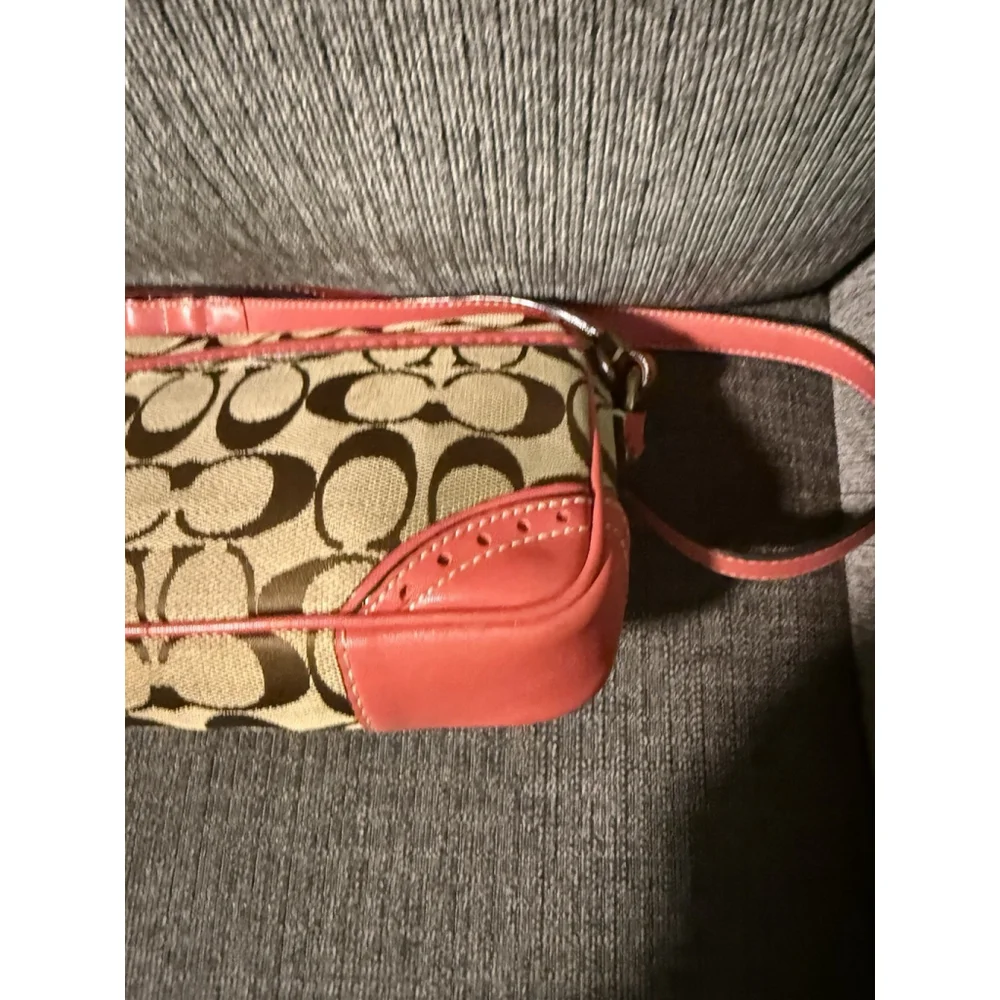 Vintage y2k Coach Hot Pink Crossbody with Turnlock