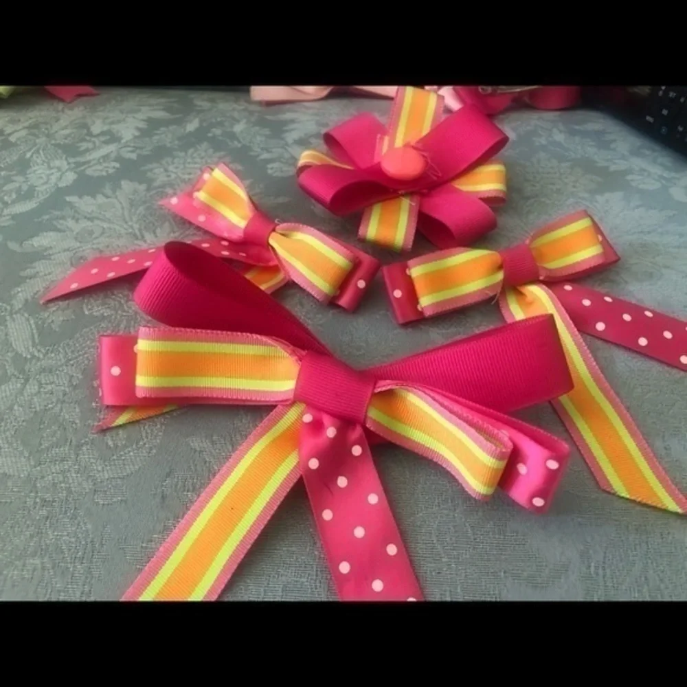 Four sweet hair bows!