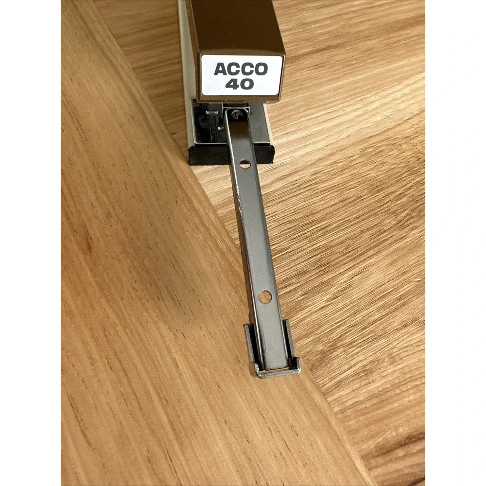 Accoutrements acco 40