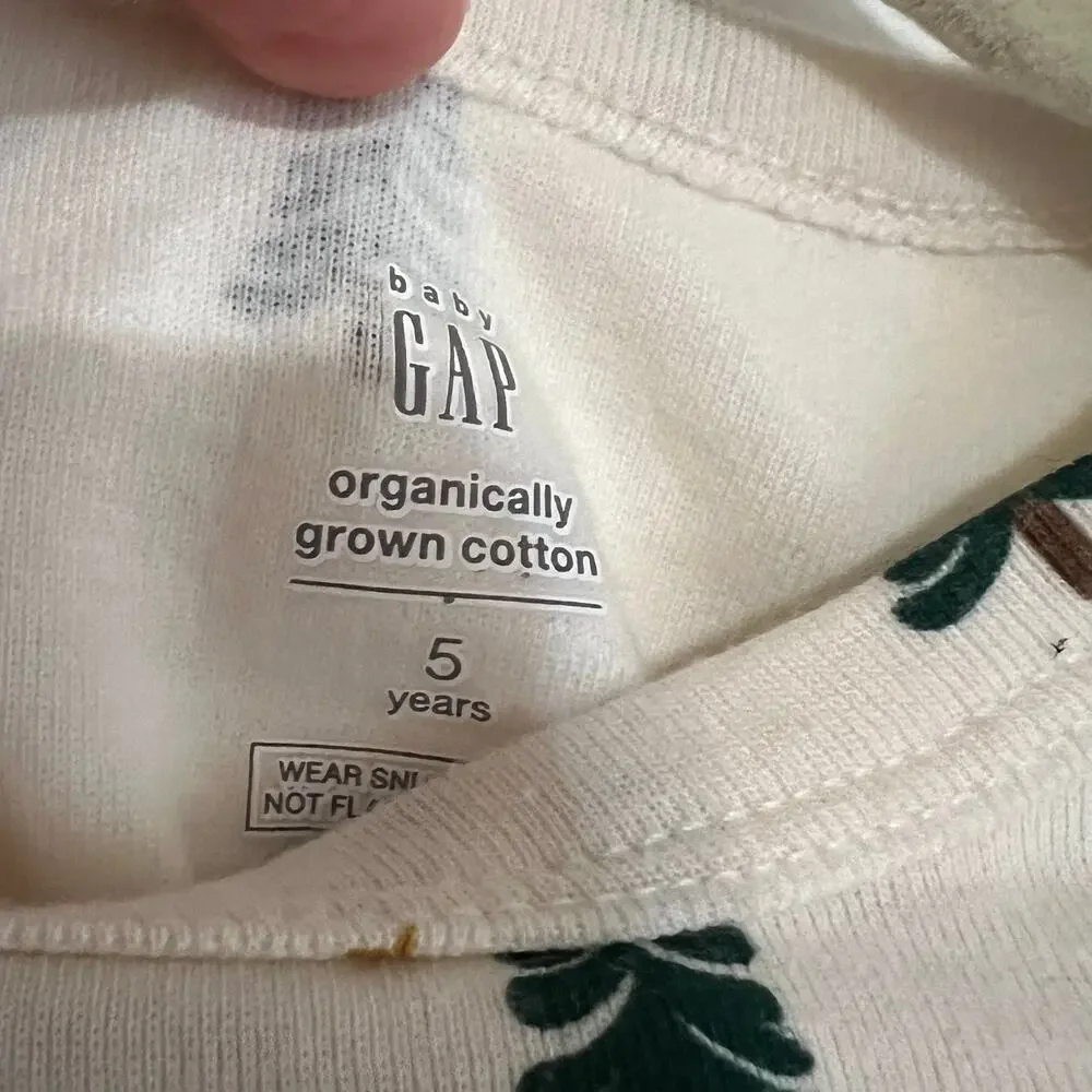 GAP size white