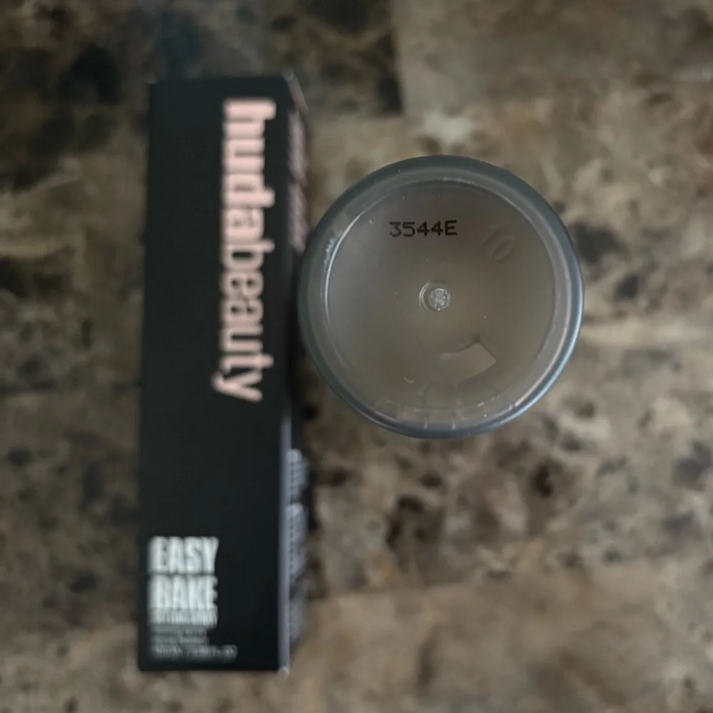 HUDA BEAUTY setting easy new