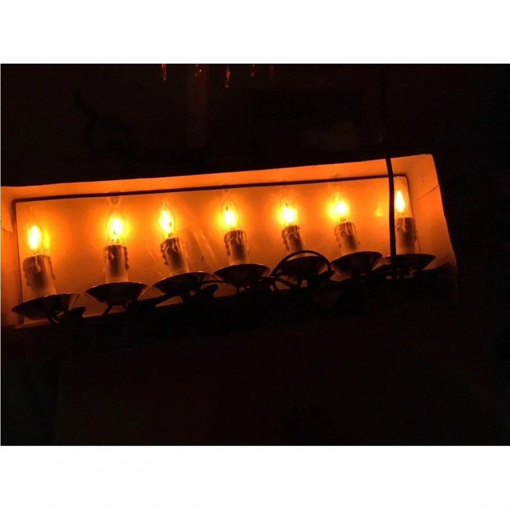 Everglow string flicker