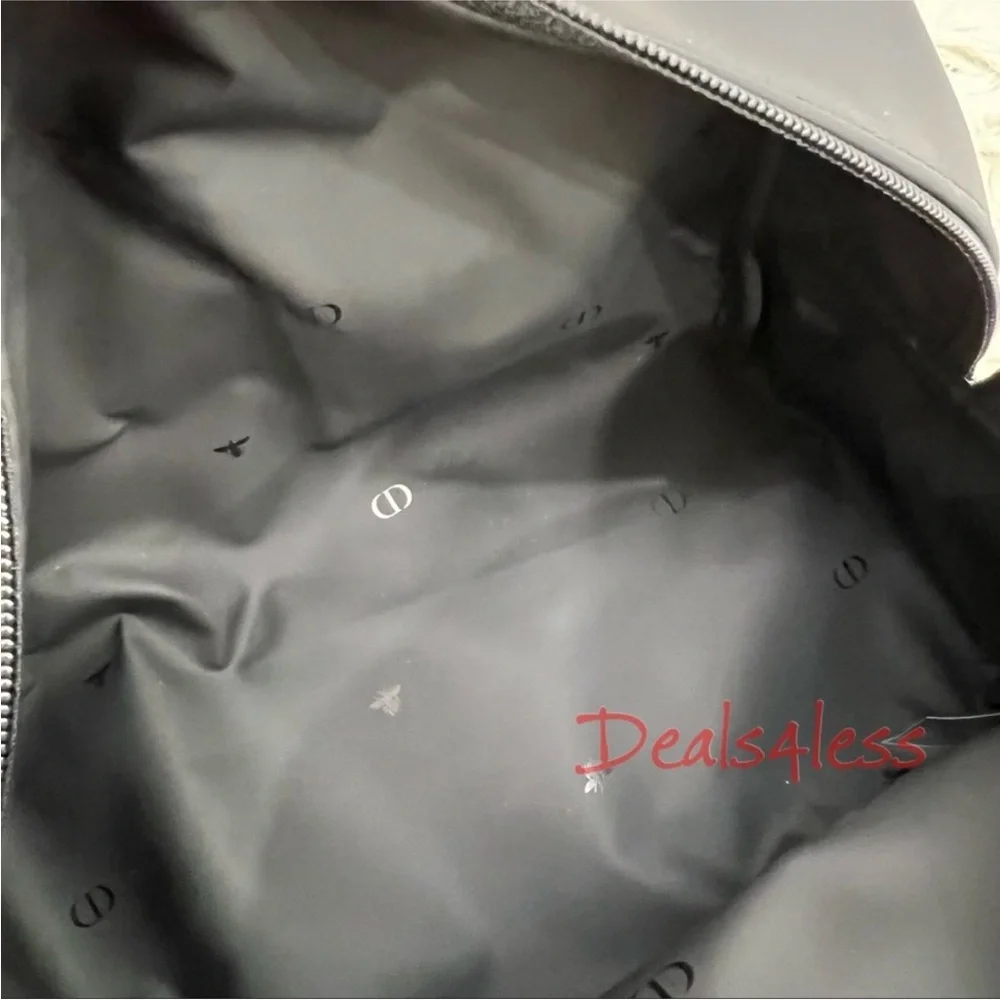 Dior pouch cosmetic