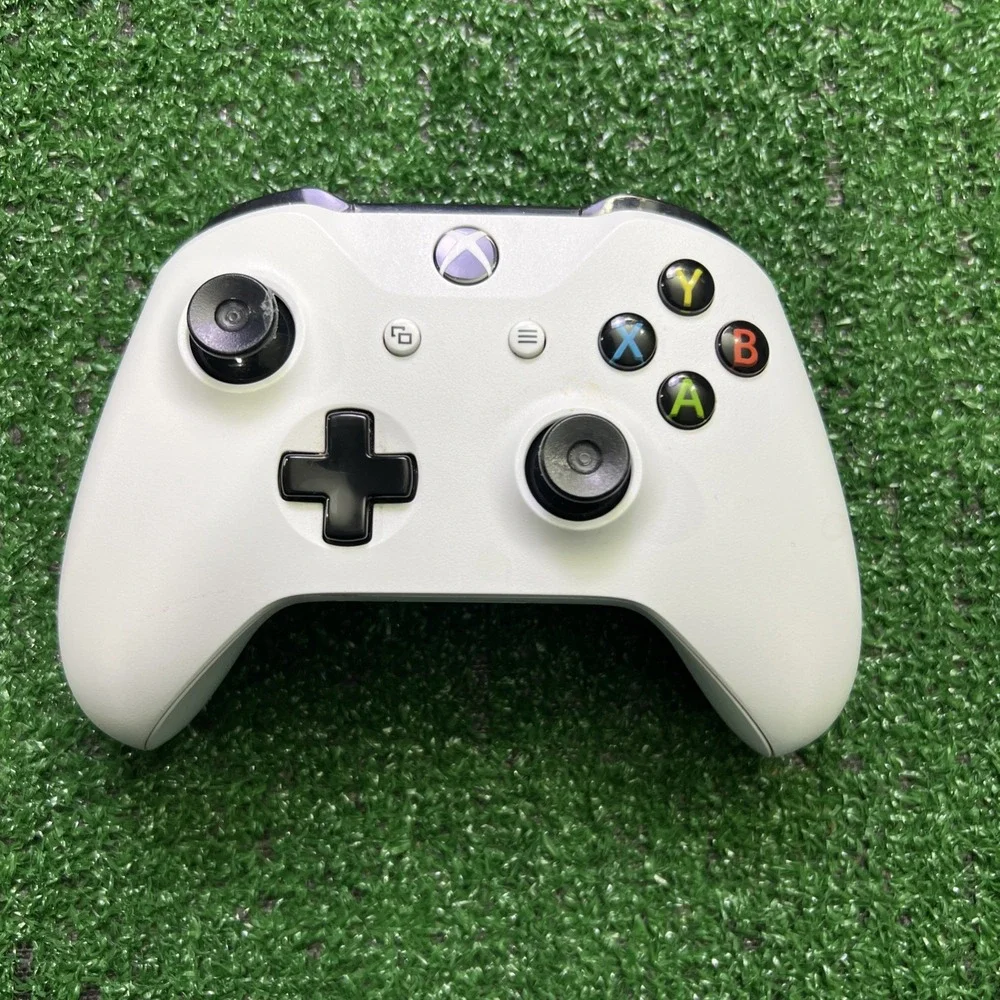 Microsoft‎ 1708 Xbox One Controller White Wireless Works