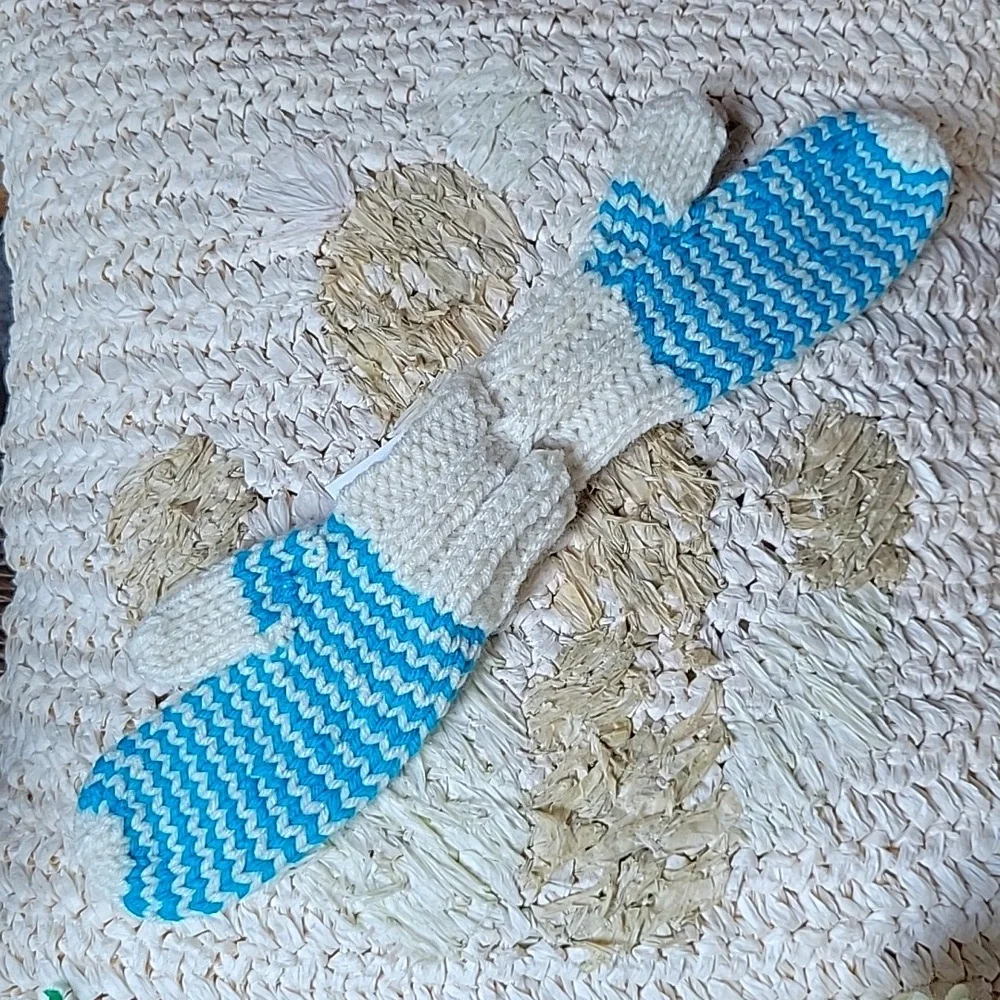 Handmade mittens size