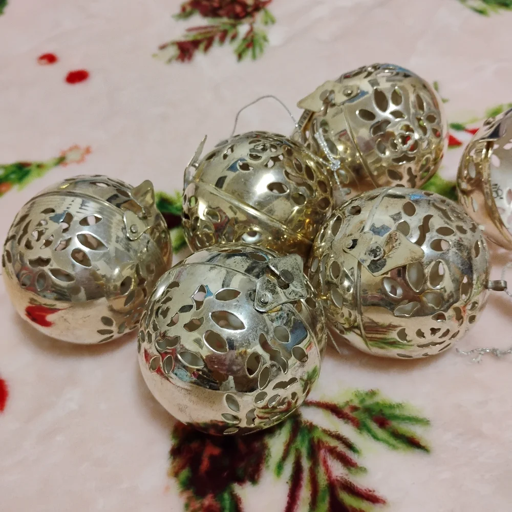 Crate&Barrel Department 56 Potpourri Gift Ornaments Set Of 5