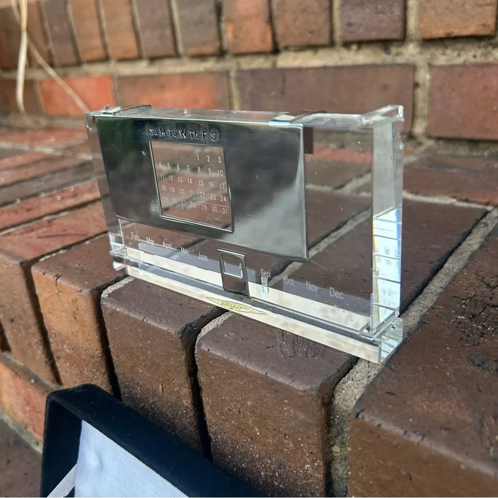 Shannon Crystal calendar desk accessory.