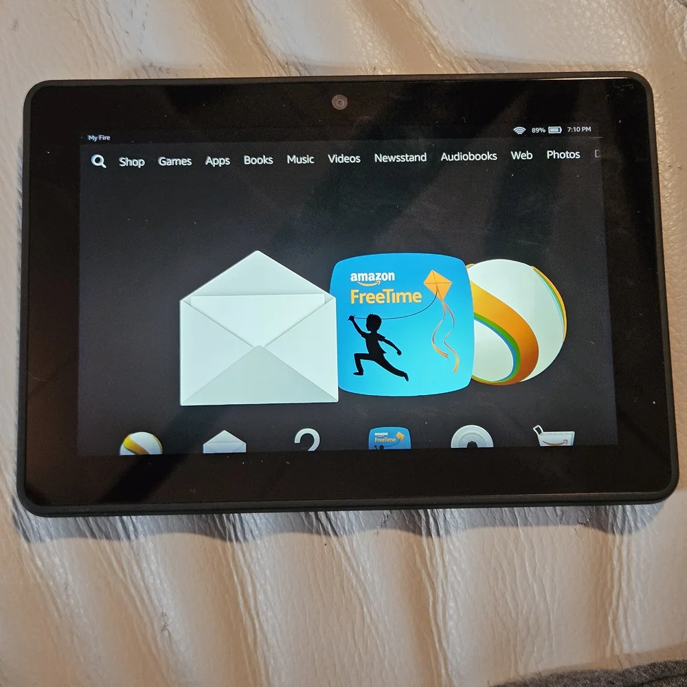 Amazon Kindle Fire HDX 3rd Gen - Model - C9R6QM - 7in -
