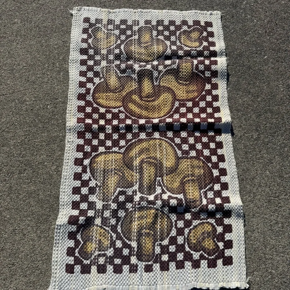 Vintage 70s 80s Mushroom Rug 40x23 Woven Brown Checkered