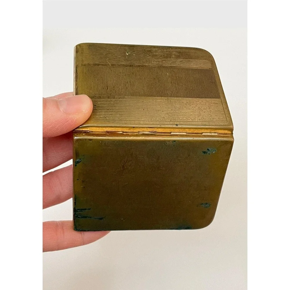 Vintage brass makeup