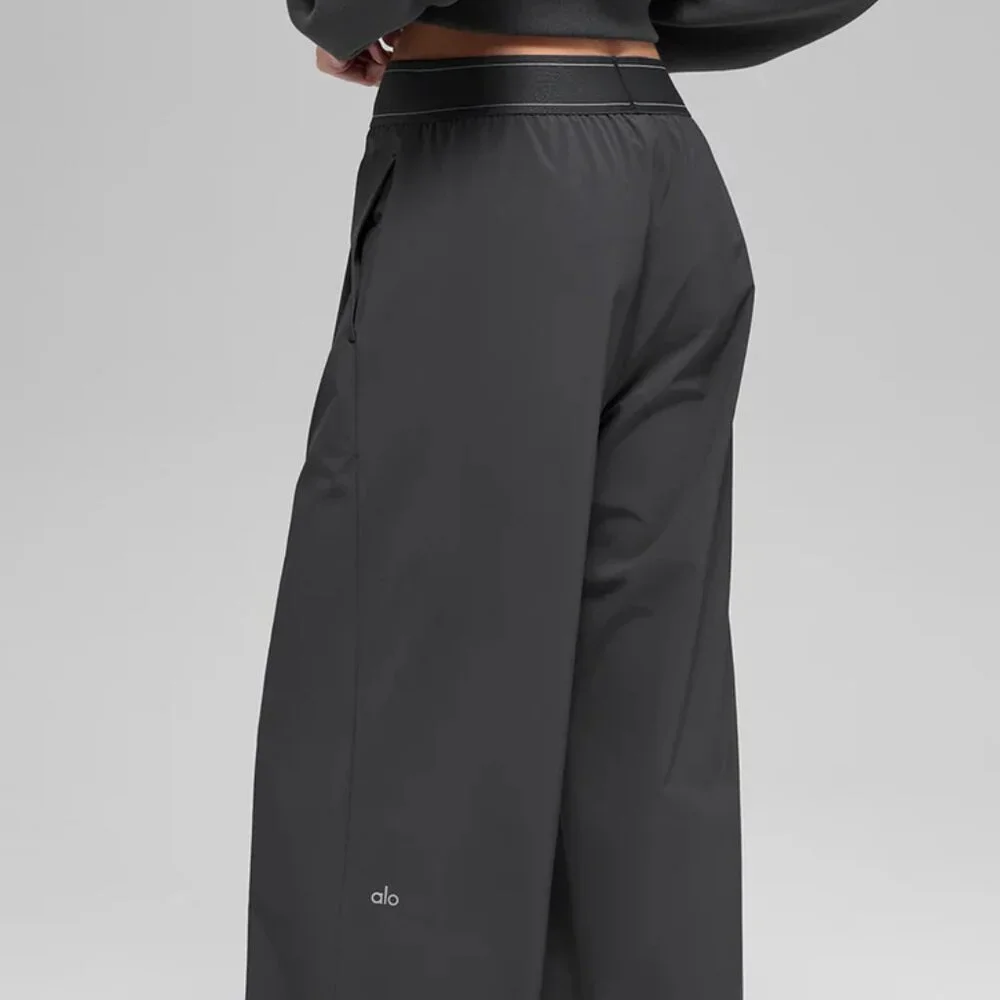 ALO Yoga side pockets