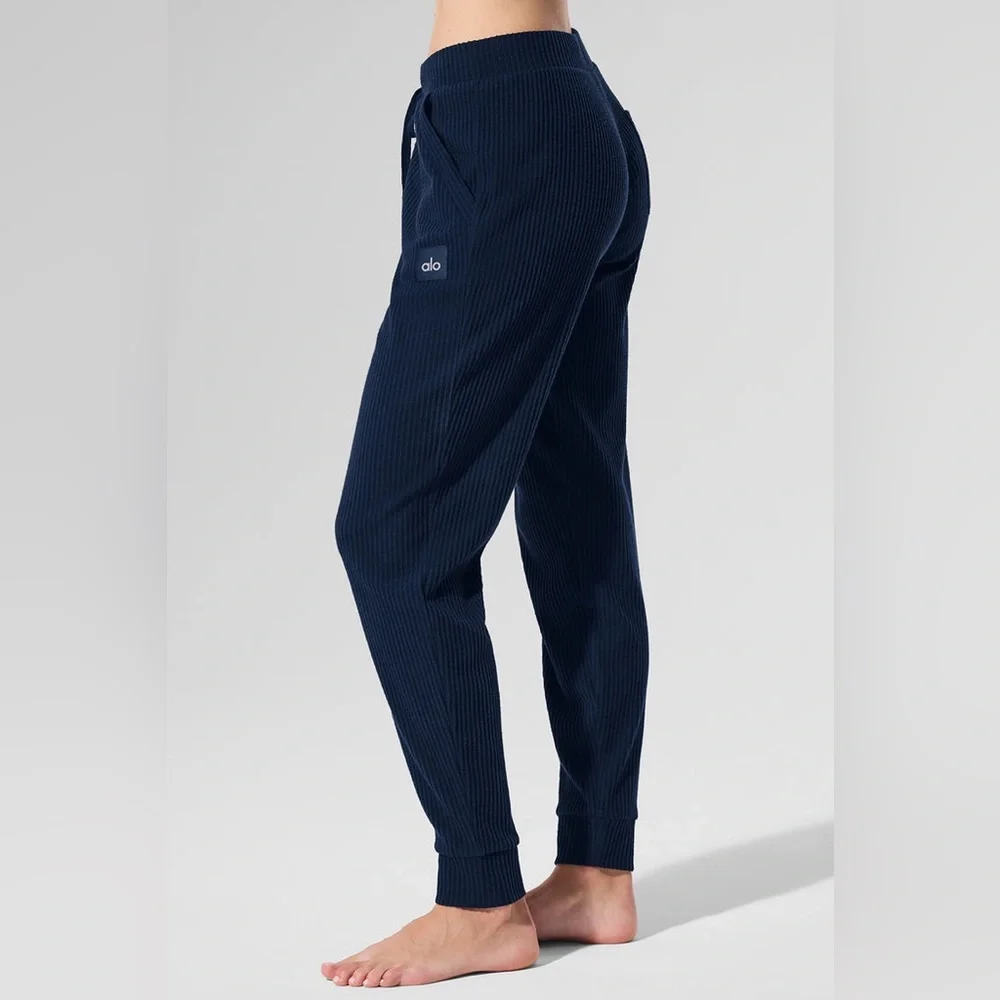 Alo Yoga Muse Sweatpant