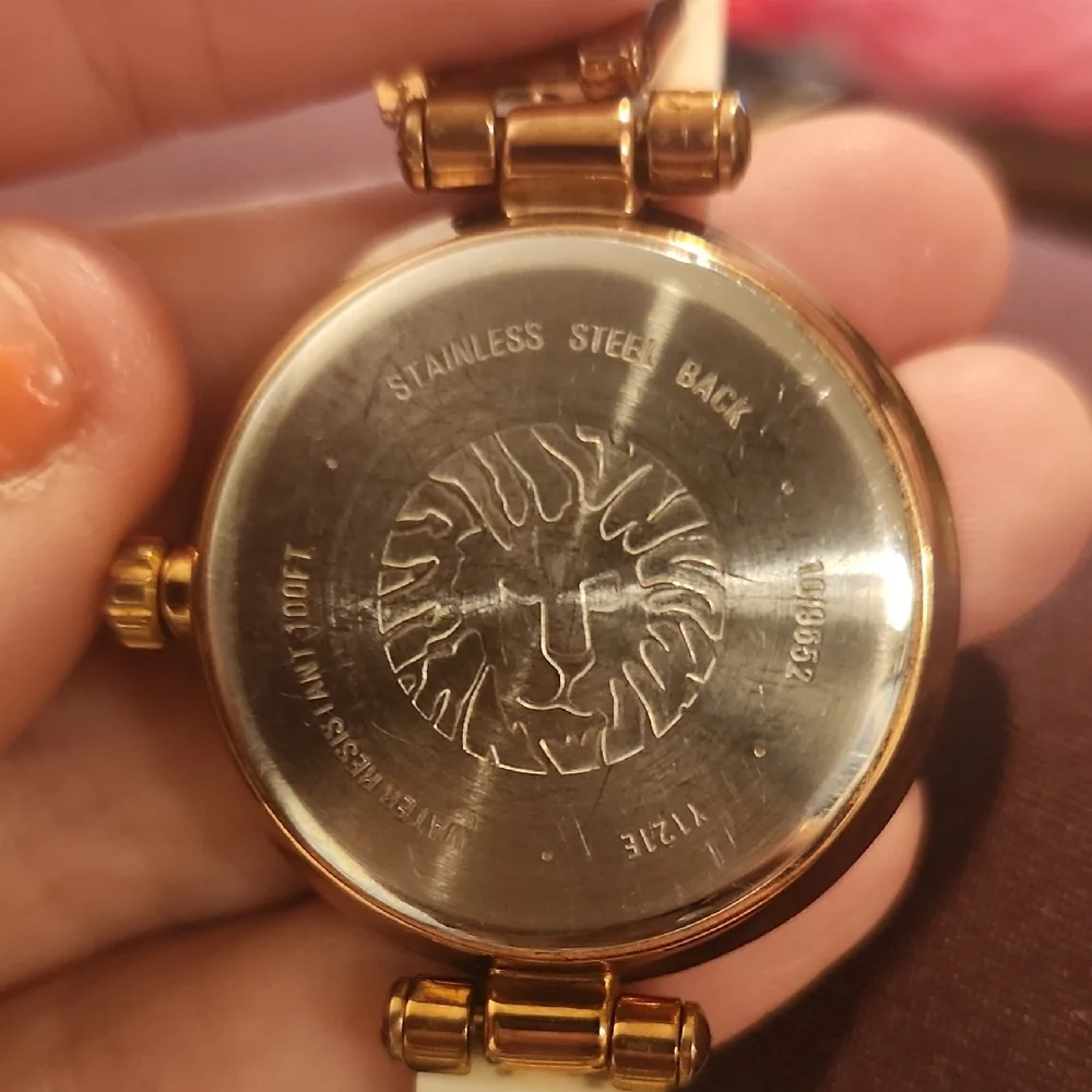 Anne Klein chic anne