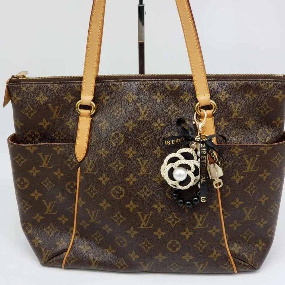 Louis Vuitton elegant flower