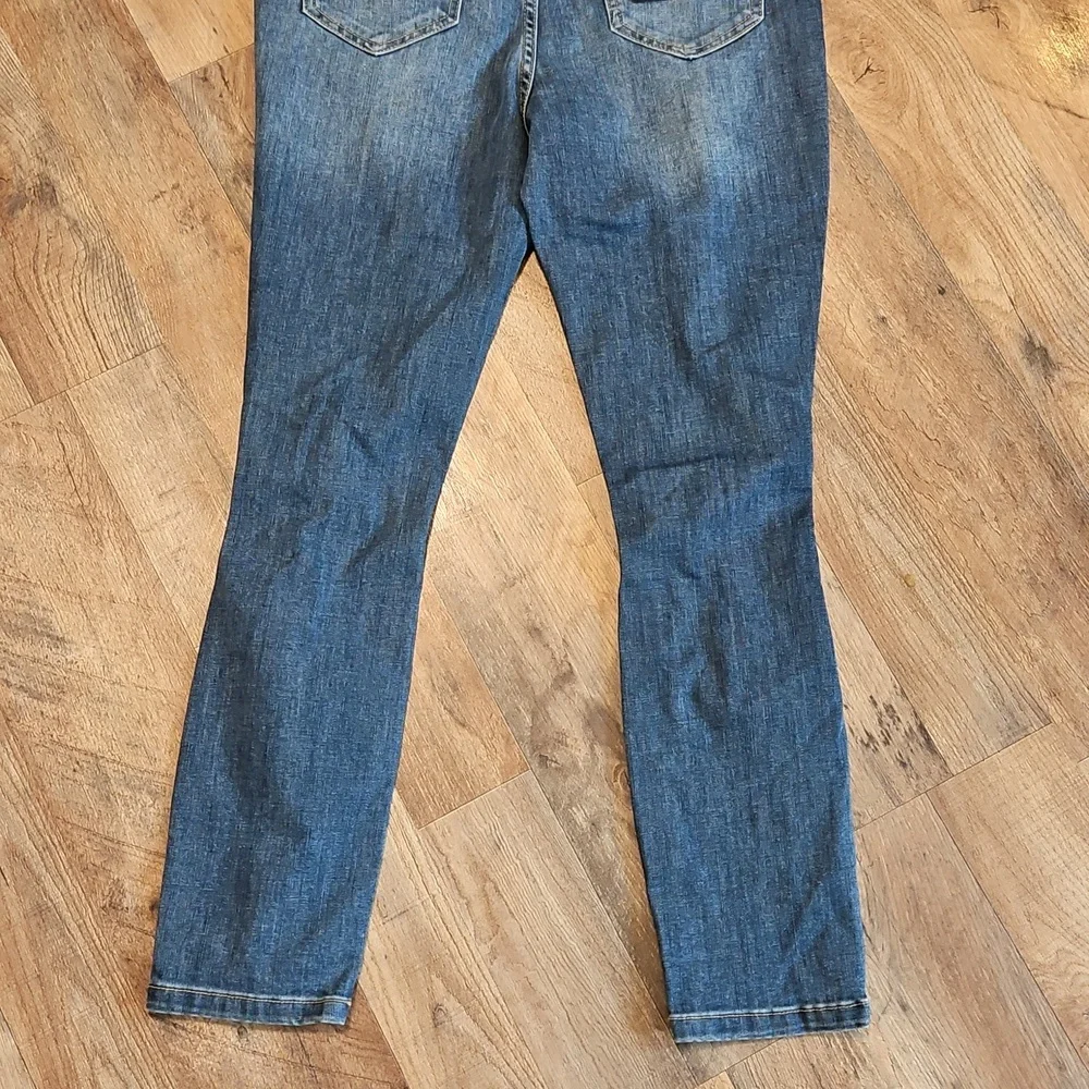 👖Cello High Rise Distressed Skinny Cropped Jeans