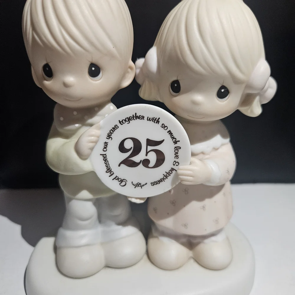 Precious Moments adorable couple