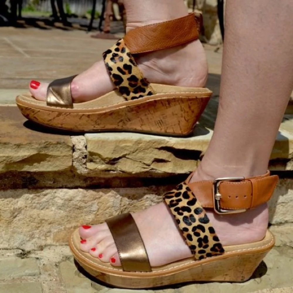 NWOB Women’s Vionic Orthaheel Casual Leopard Print Cork Wedge Sandals, Size 9