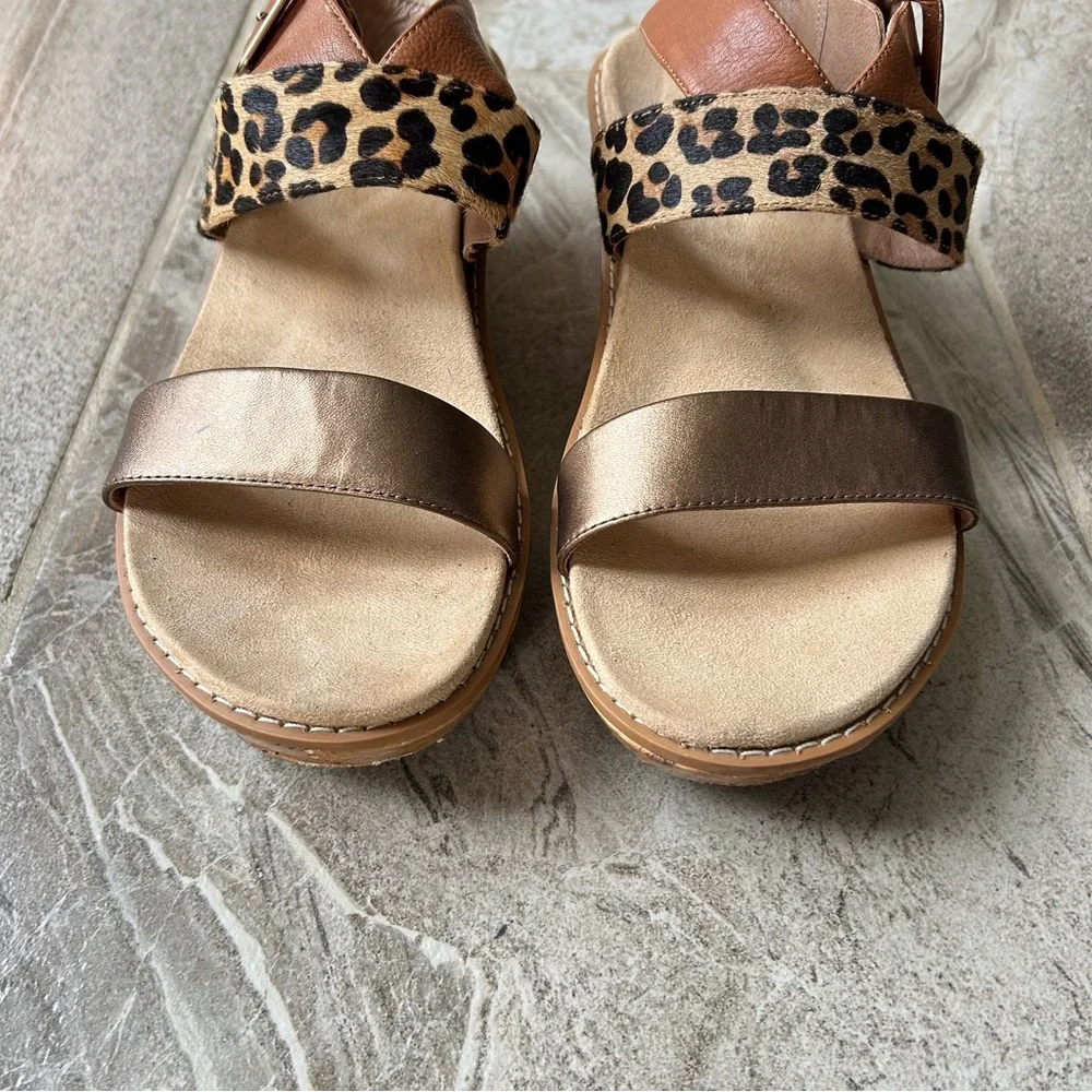 Vionic gorgeous leopard
