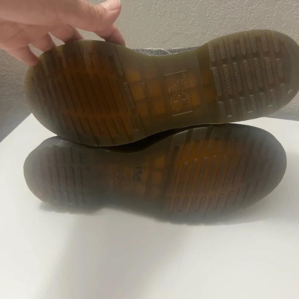 Dr. Martens Susy Cracked Sz US 9W