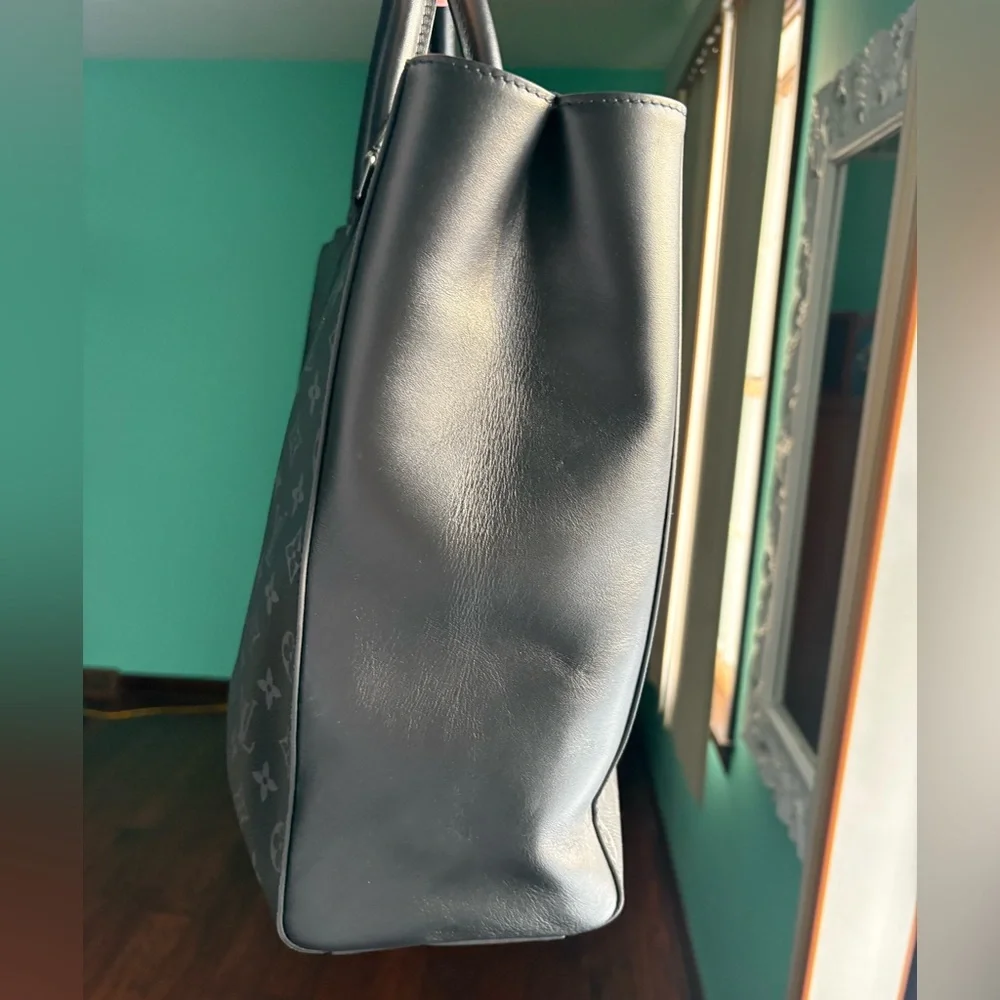 Louis Vuitton large tote