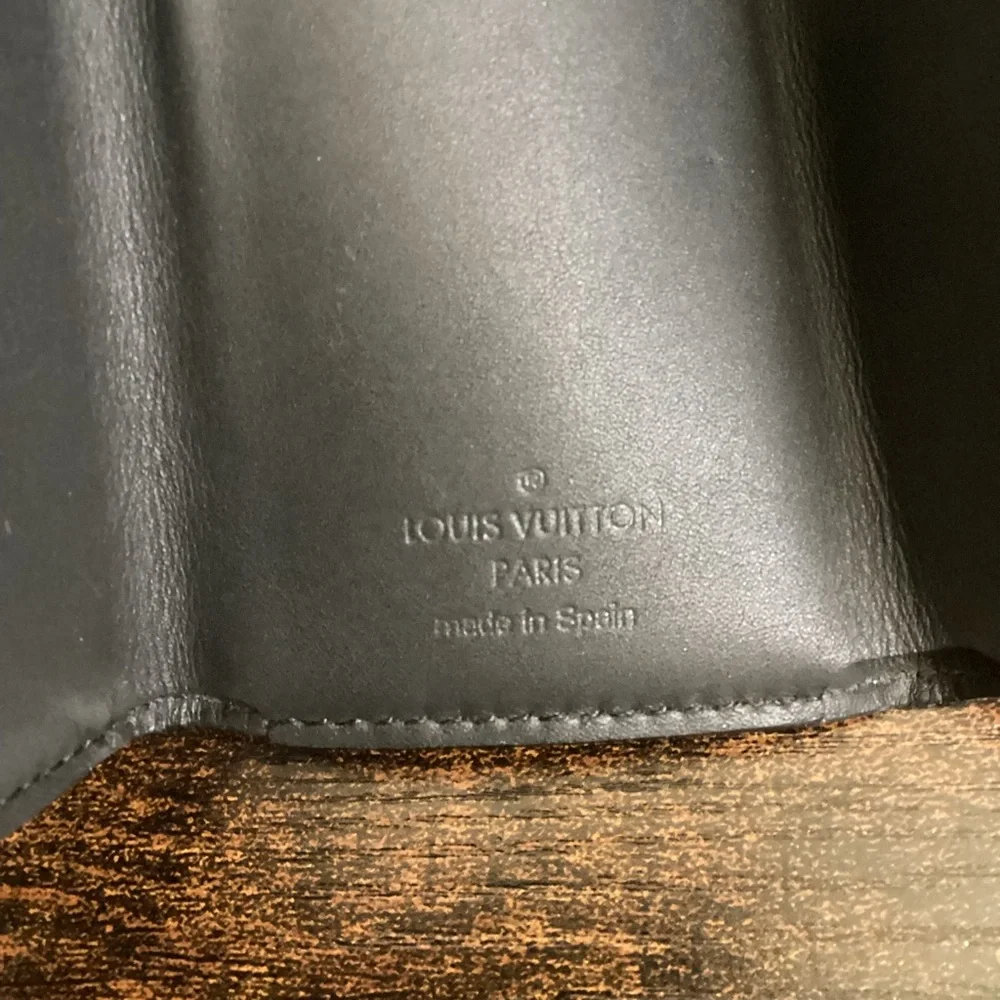 Louis Vuitton tri fold