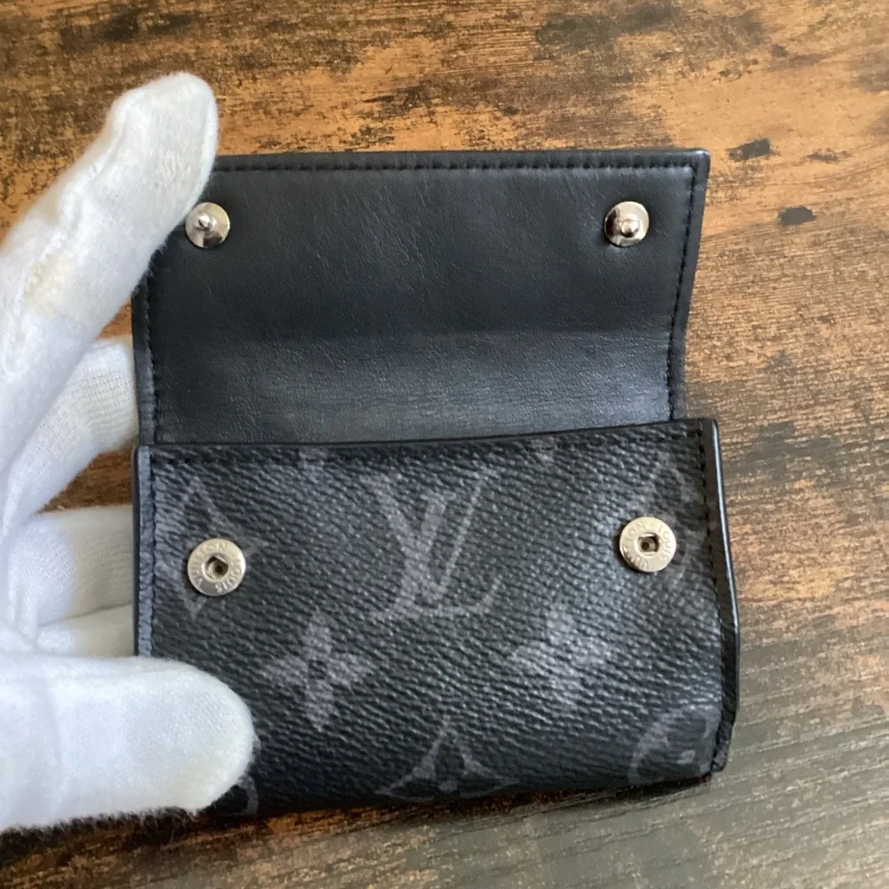 Louis Vuitton tri fold