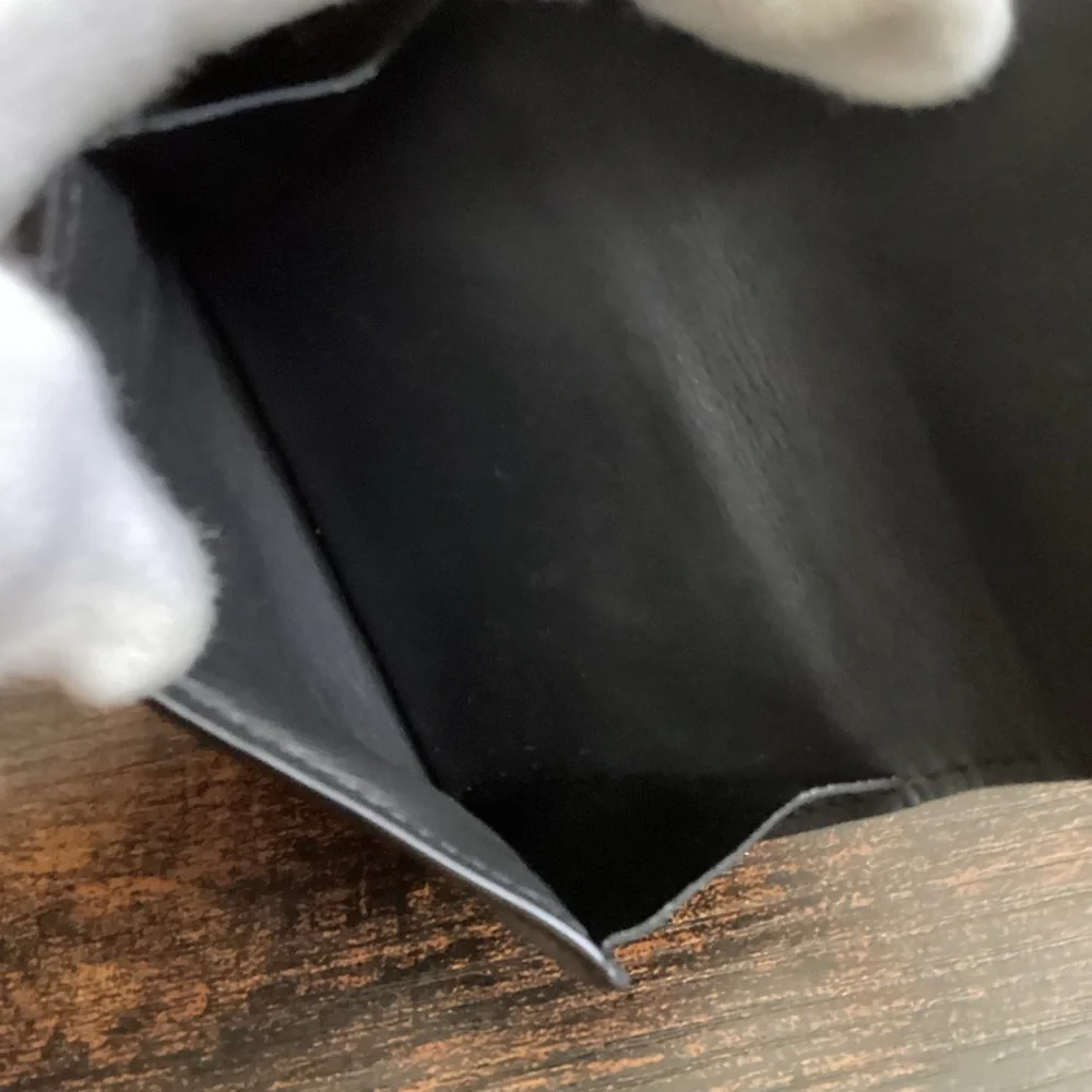 Louis Vuitton tri fold