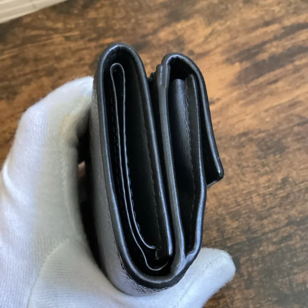 Louis Vuitton tri fold