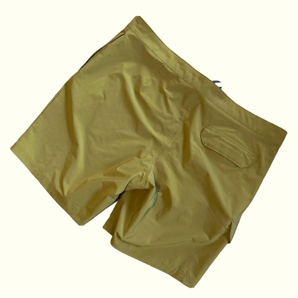 Duluth Trading Co design delicious bottom
