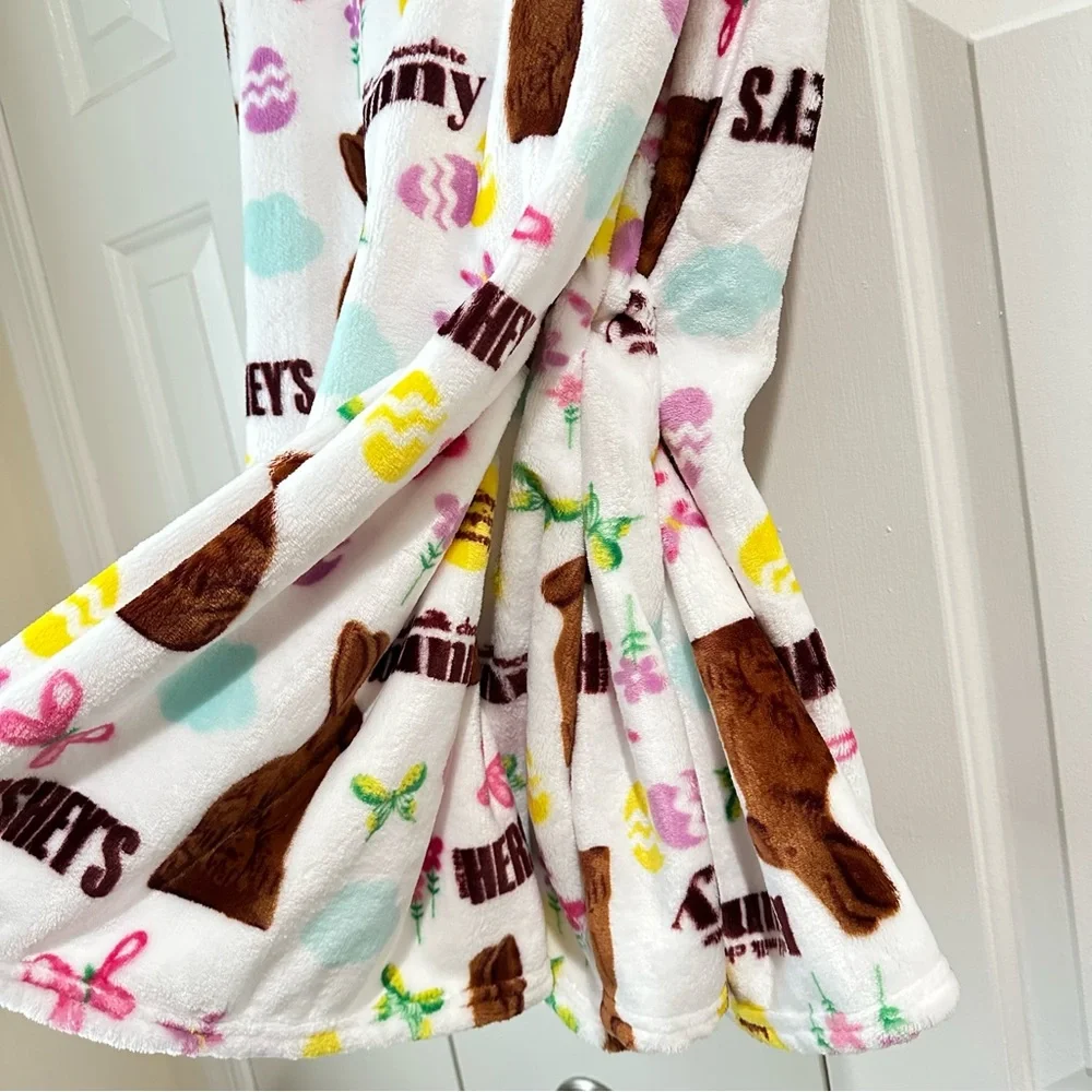 Hershey's Easter Bunny Oversized Plush Throw Blanket 60” x 70”