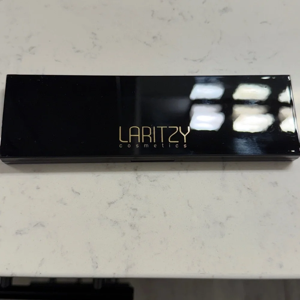 Laritzy shadows mattes psl
